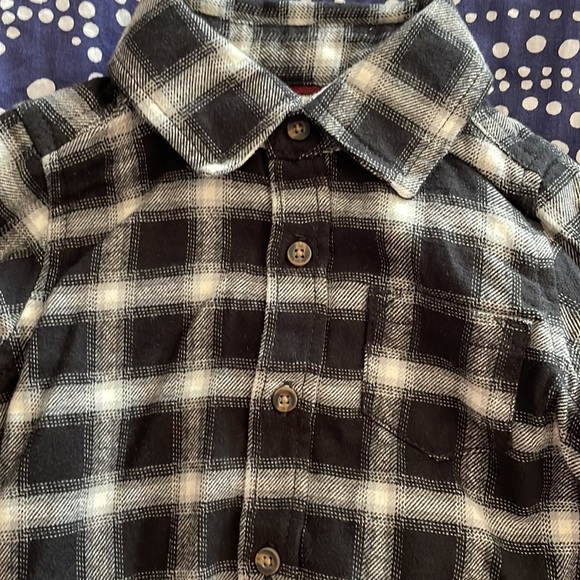 Carter’s 18 Month Set - Picture 2 of 3